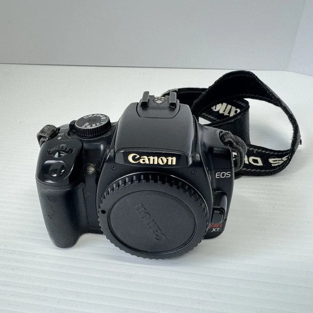 Canon EOS Rebel XTi Camera Body FOR PARTS OR REAPIR ONLY